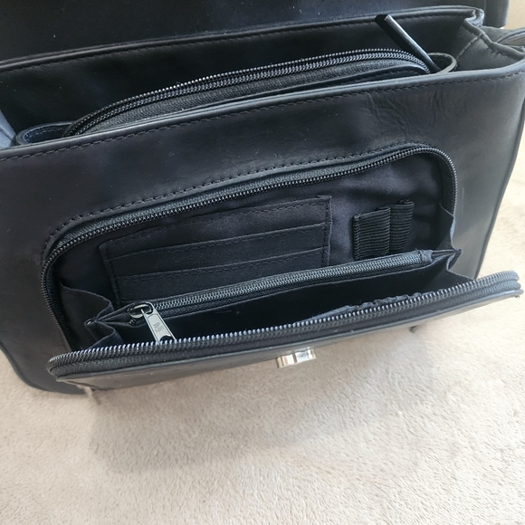 Preston & York Black Leather Crossbody Bag.Very Good Condition. - Picture 4 of 14